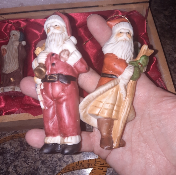 Brookstone Ornaments of Santa's past collection - Picture 13 of 16